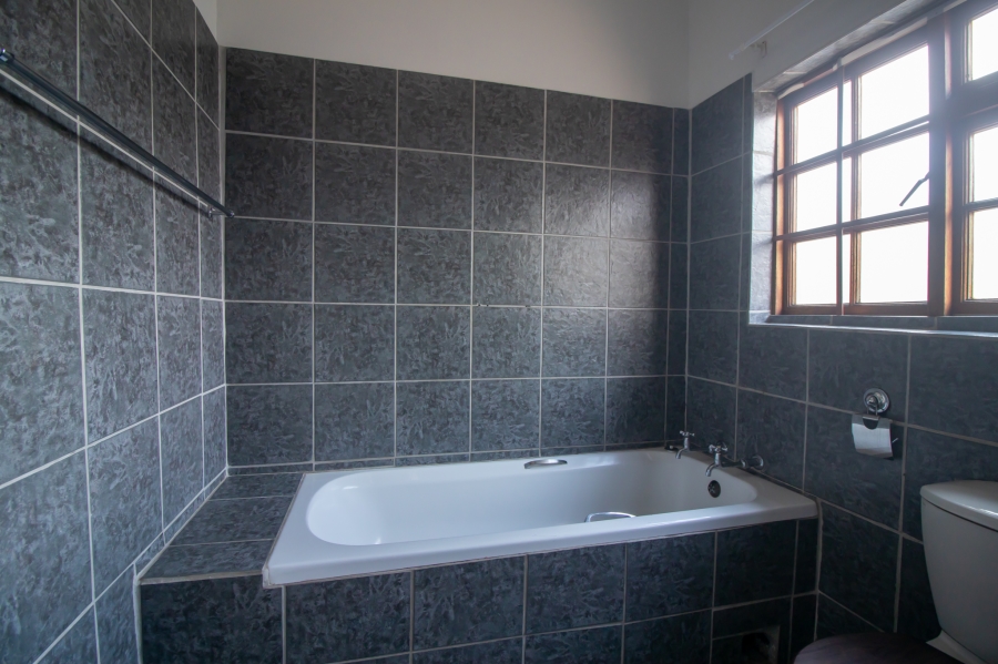 To Let 3 Bedroom Property for Rent in Geelhoutpark North West